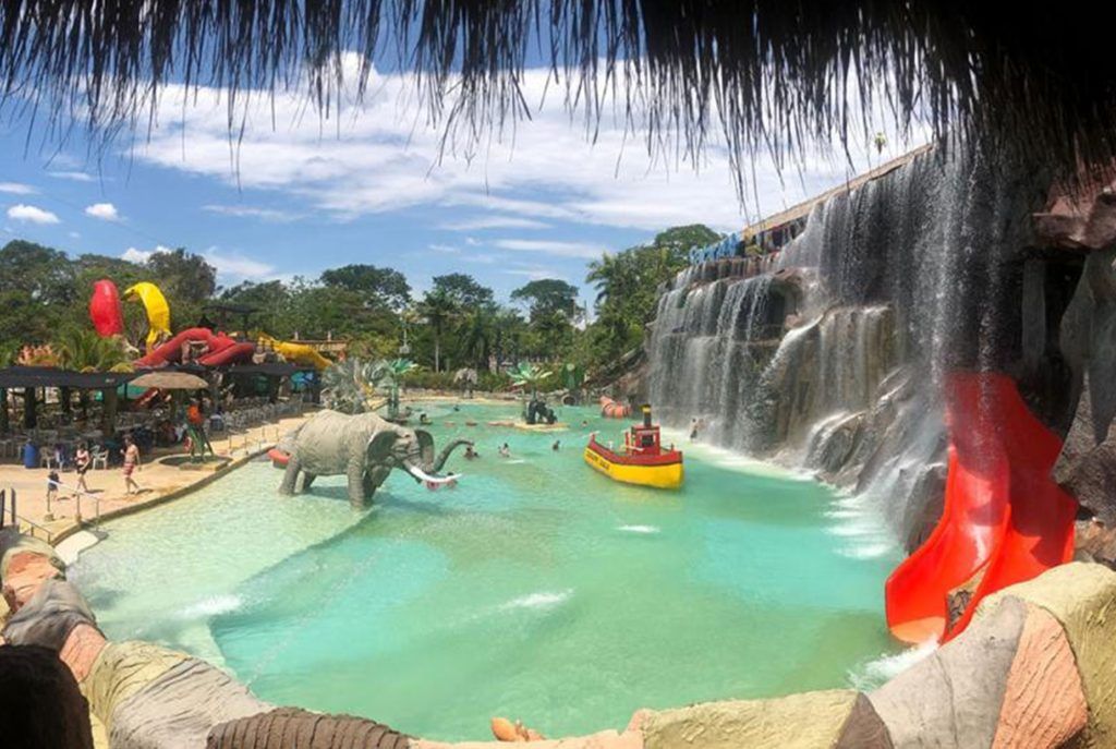 5 Tours por Antioquia Imperdibles Imagen-Río-Claro-y-Nápoles---Medellín-Tours-VIP