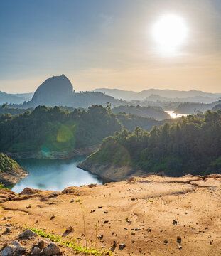 Descubre la belleza natural de Guatapé y sus opciones de ecoturismo Descubre la belleza natural de Guatapé y sus opciones de ecoturismo