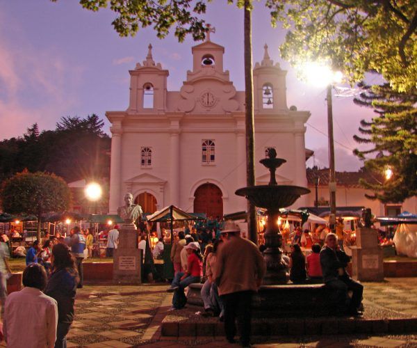 Medellín Luces y Navidad Parque_del_Retiro-Antioquia