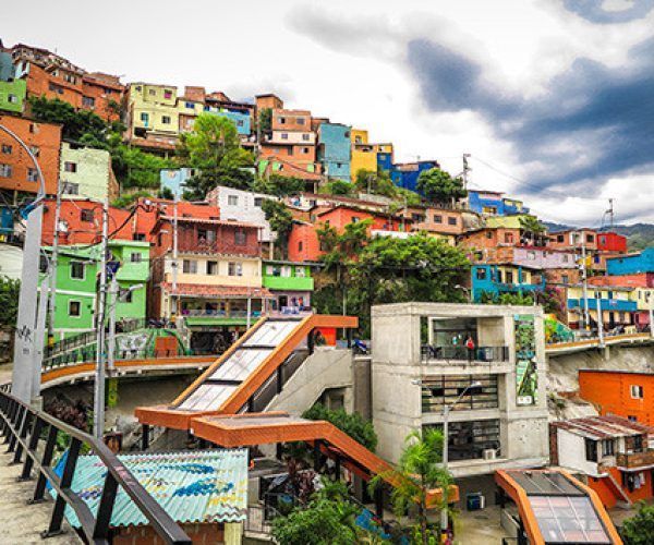 Medellín Luces y Navidad graffiti-tour_04